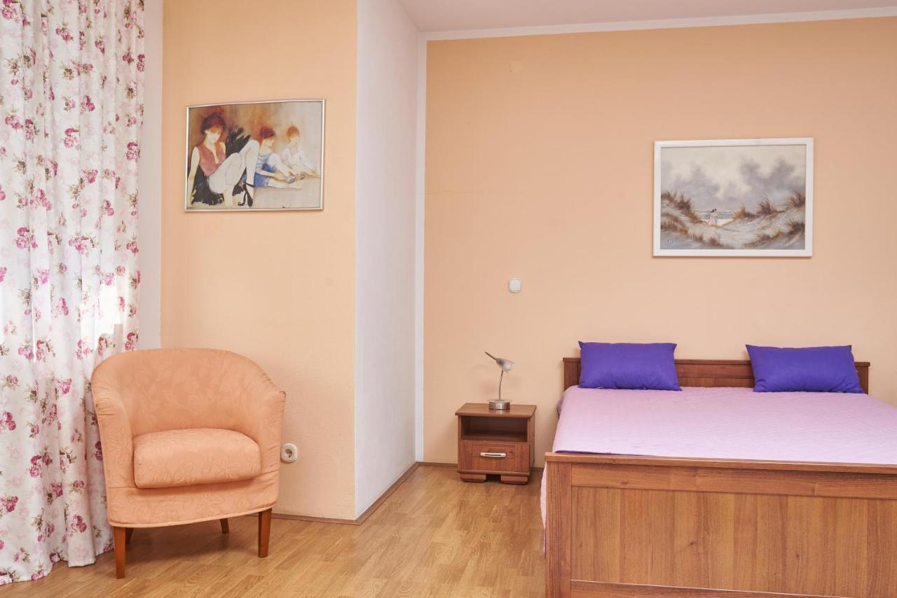 Apartments Lovric With Sea View Kastela Dış mekan fotoğraf