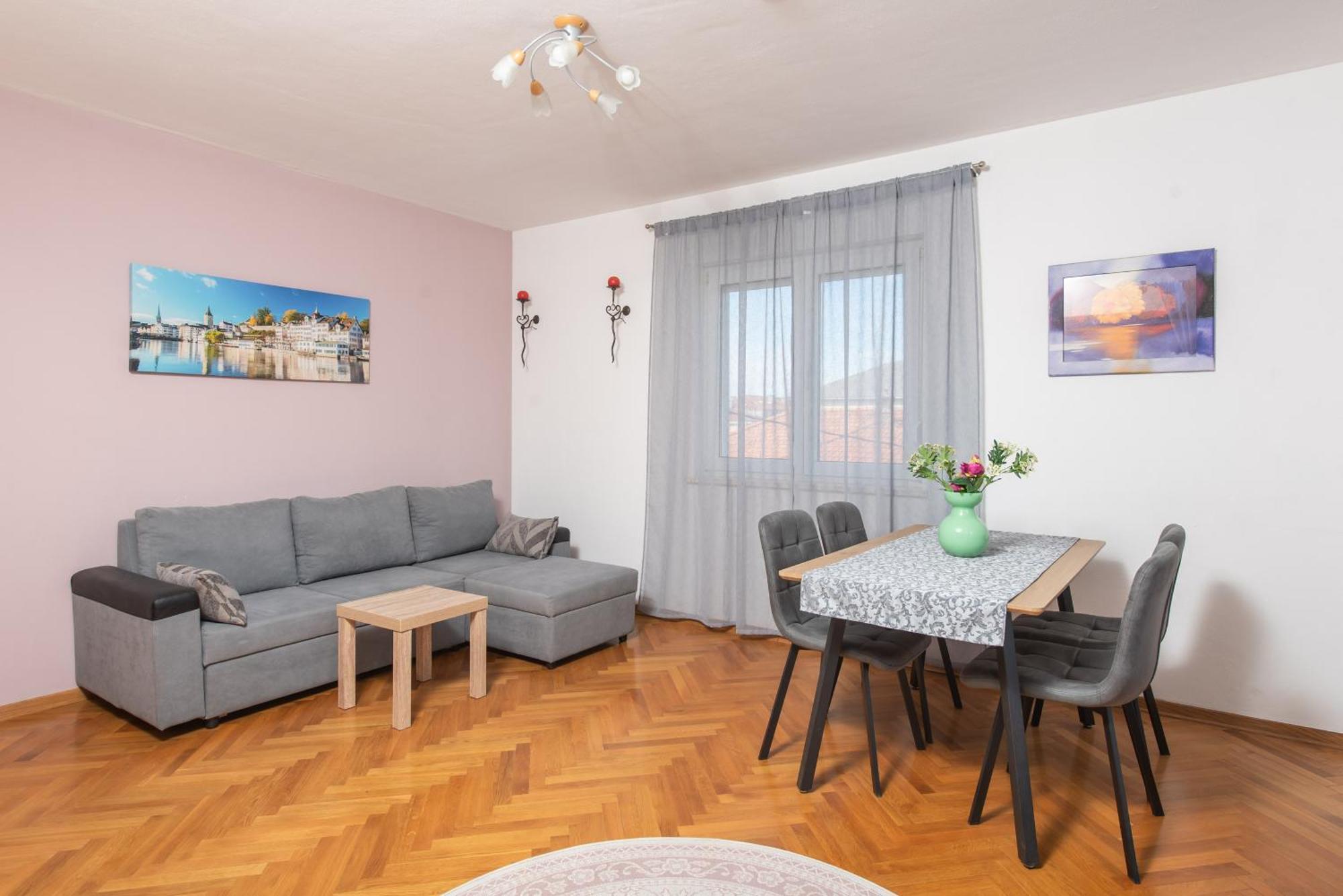 Apartments Lovric With Sea View Kastela Dış mekan fotoğraf
