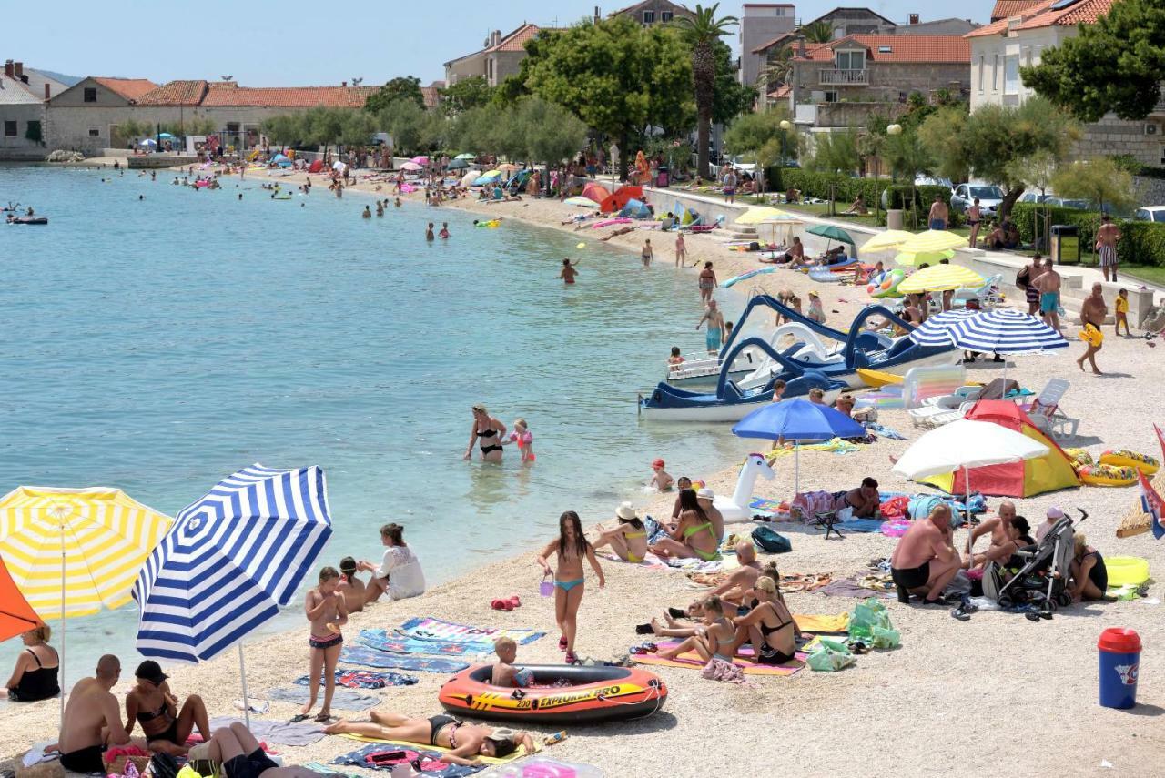 Apartments Lovric With Sea View Kastela Dış mekan fotoğraf